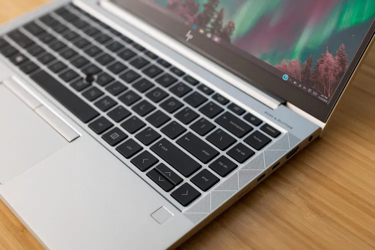 HP EliteBook 830 G8