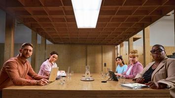 HP EliteBook X Flip G1i 14 AI (B69BNET)