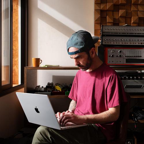 Apple MacBook Pro M2