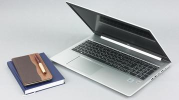 HP15 15.6" Full HD (Intel Core i5 jusqu'à 4X 3,9GHz, 16 Go de RAM, 1000 Go SDD, HDMI, Webcam HD, USB 3, Wi-Fi, graveur DVD, Windows 10 Pro, Microsoft Office 2019 Pro) #3640